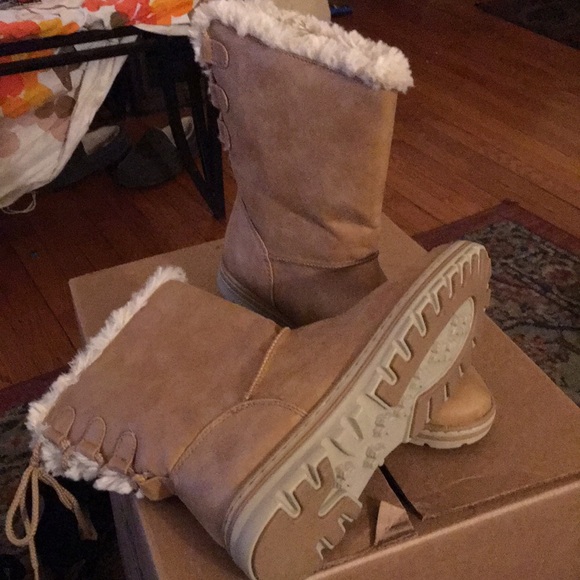 Faux Fur and leather traps for you - Picture 3 of 4